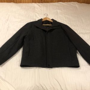 Men’s dark gray jacket